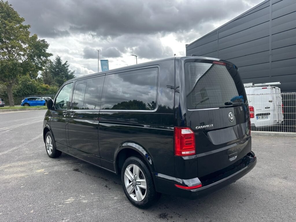 Mercedes Sprinter chauffeur Service in Florence – luxury Mercedes Sprinter on a Florence street