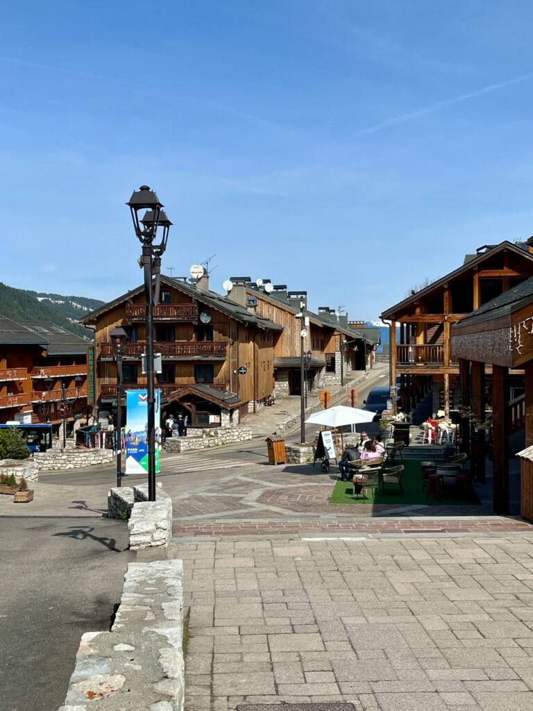Alquiler de coche para Les Deux Alpes con traslado privado por los Alpes franceses durante la temporada de esquí.
